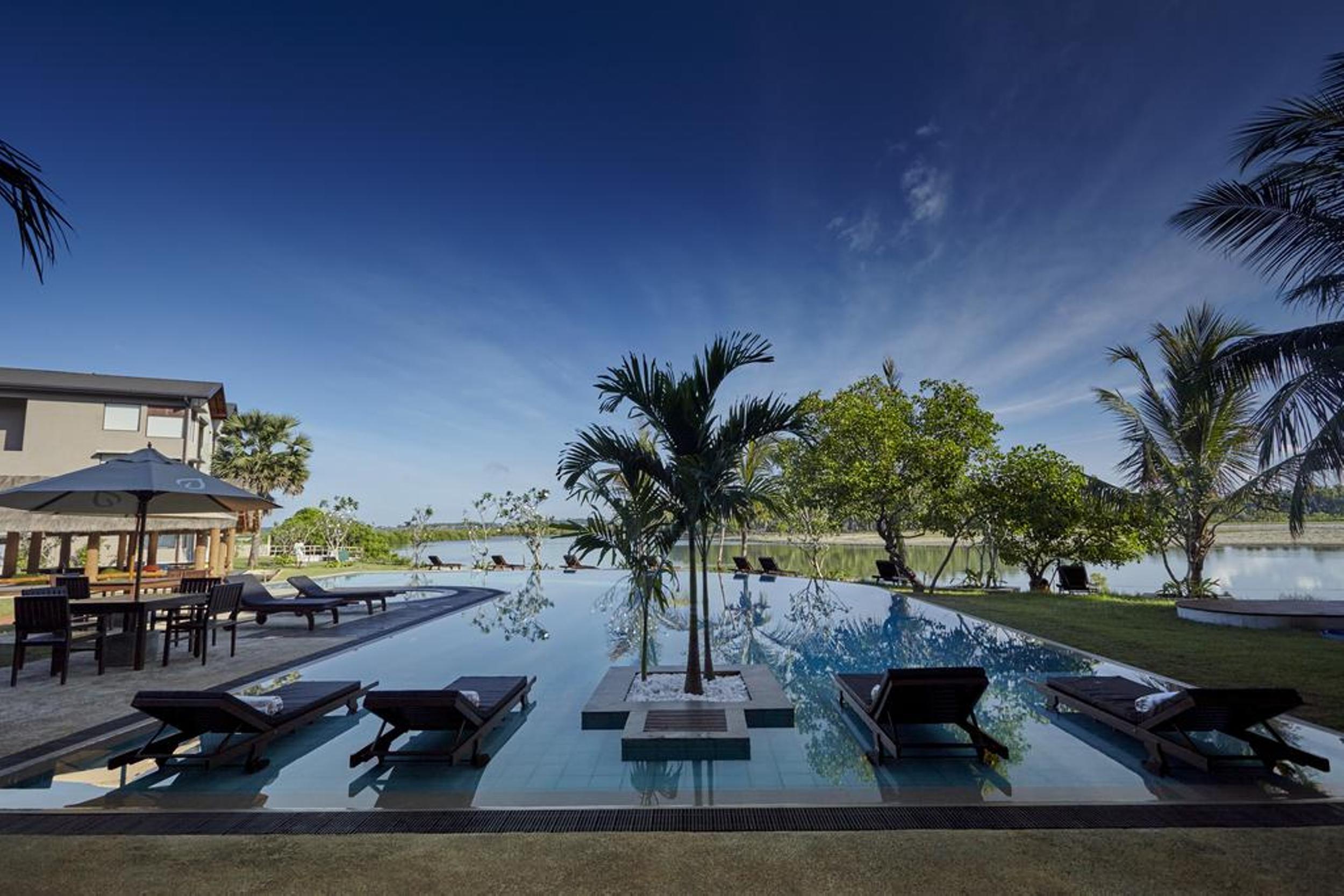 Amaranthe Bay Resort & Spa Тринкомали Экстерьер фото