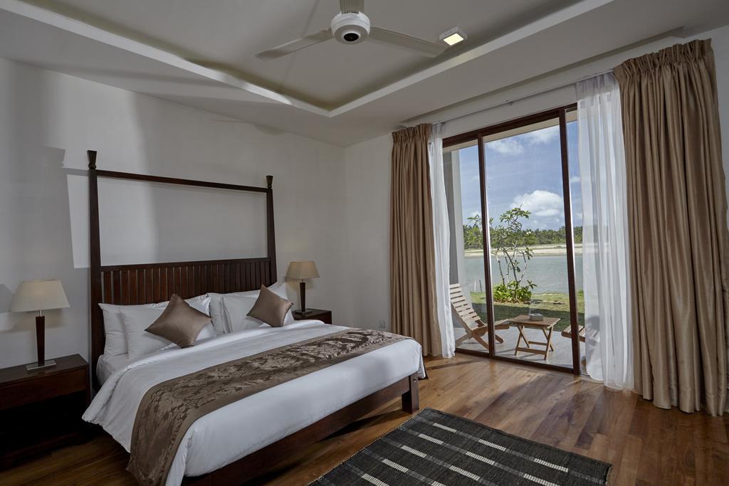 Amaranthe Bay Resort & Spa Тринкомали Экстерьер фото