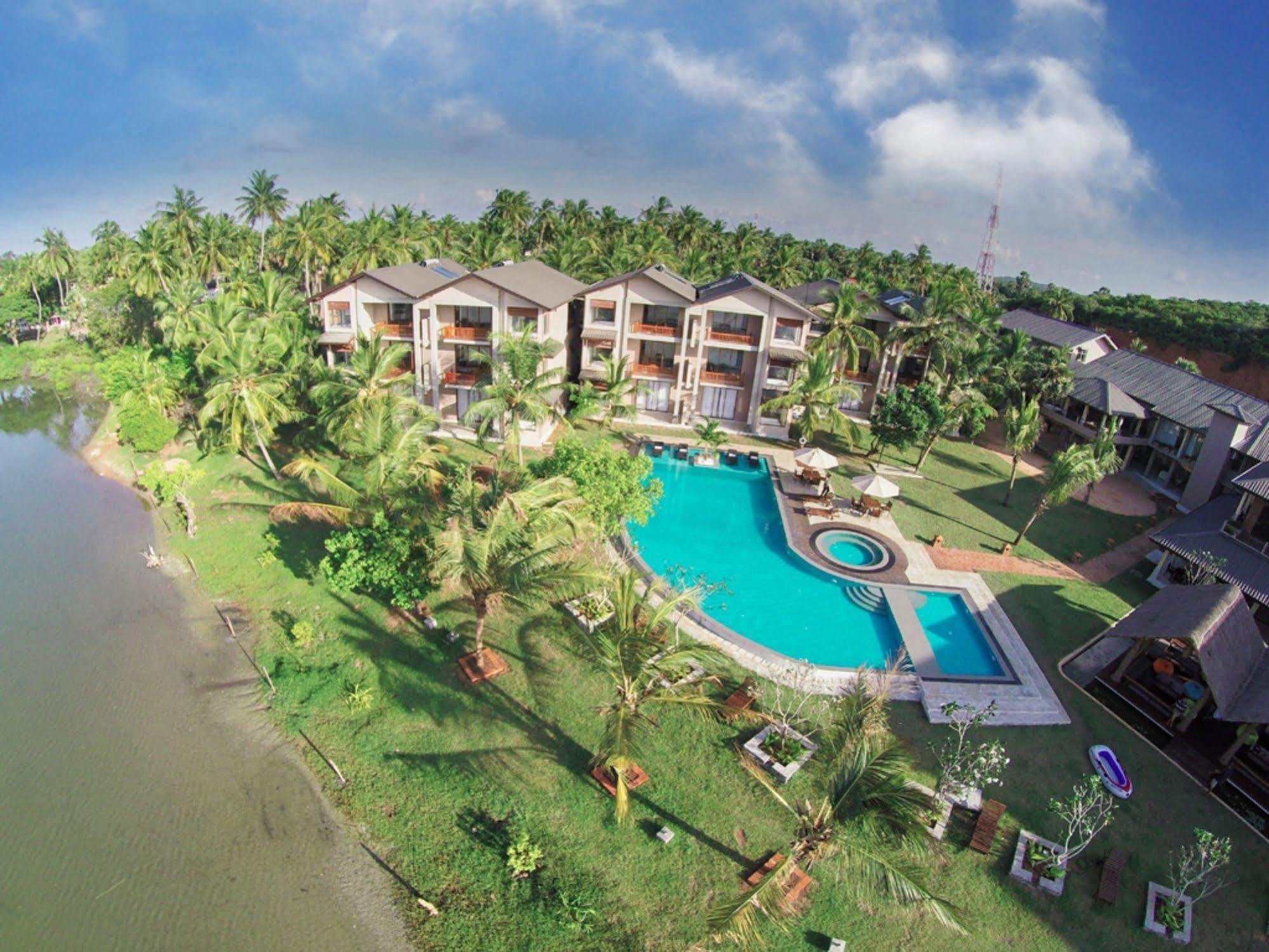 Amaranthe Bay Resort & Spa Тринкомали Экстерьер фото