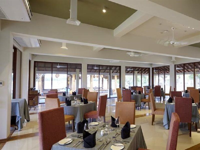 Amaranthe Bay Resort & Spa Тринкомали Экстерьер фото